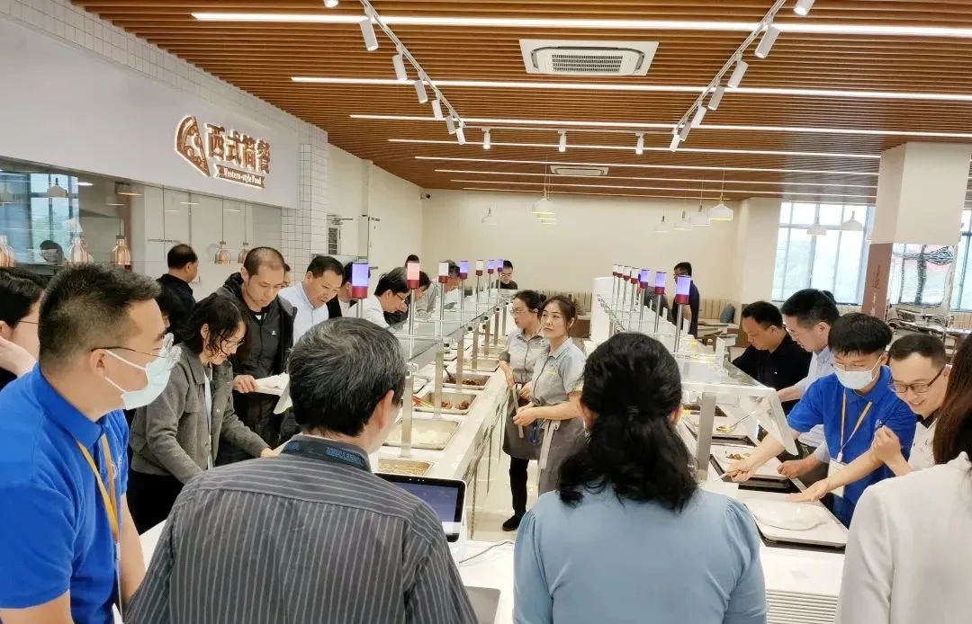 上海大學(xué)智慧食堂.jpg